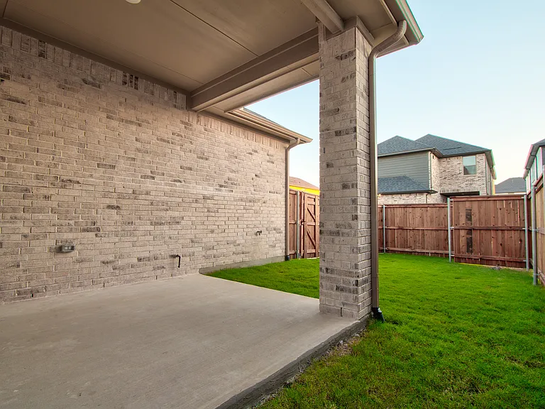 724 Kendall Ln — Photo 34