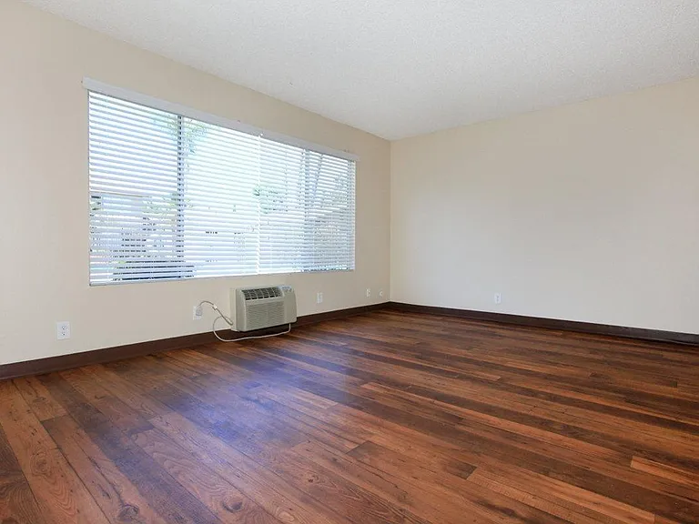 Anza Oaks Apartments — Photo 43