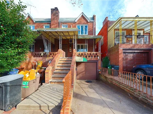 2415 East 27th Street image 4 of 37