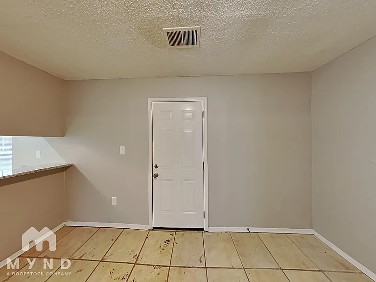 4912 Summitridge Dr — Photo 8