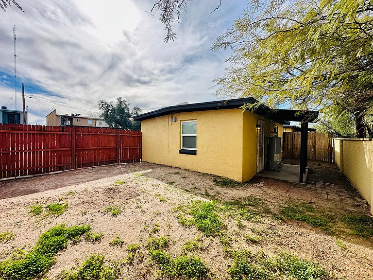 LosAltos2614 — Photo 2