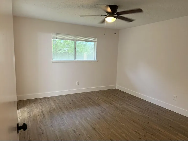 16814 Barcelona Dr — Photo 24