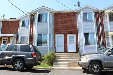 24 Northfield Court  image 1 of 8