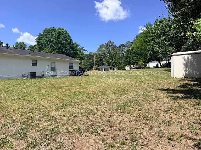 419 Walton St — Photo 36