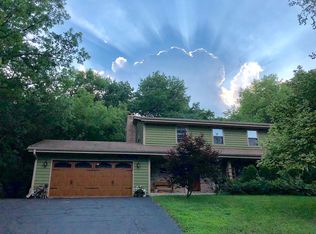 W327S7623 Squire Ln, Mukwonago, WI 53149