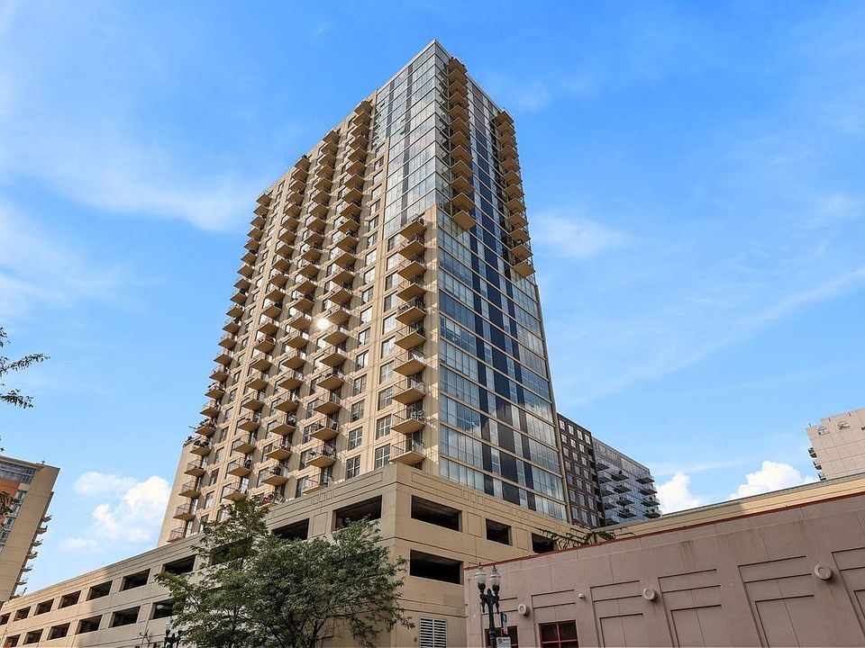 1st image of 1212 N Lasalle St #1304