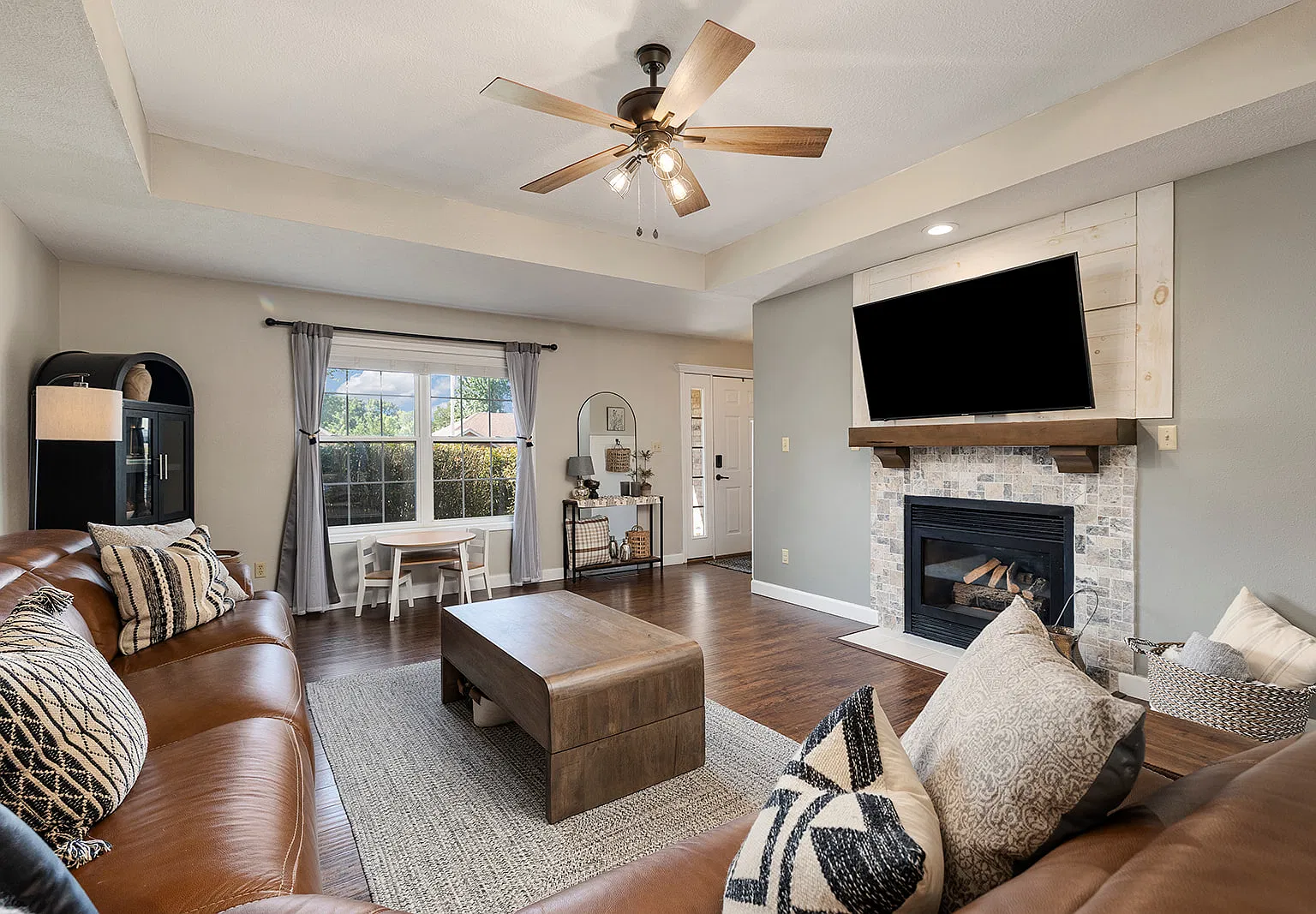 2103 W Sexton Drive — Photo 4