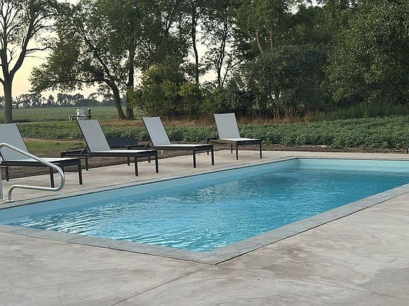 3rd image of 3410 W Chicago Rd