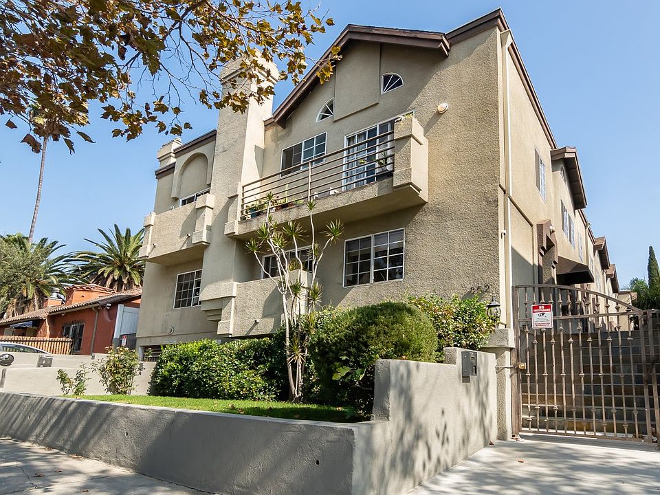 1st image of 852 S Poinsettia Pl #2