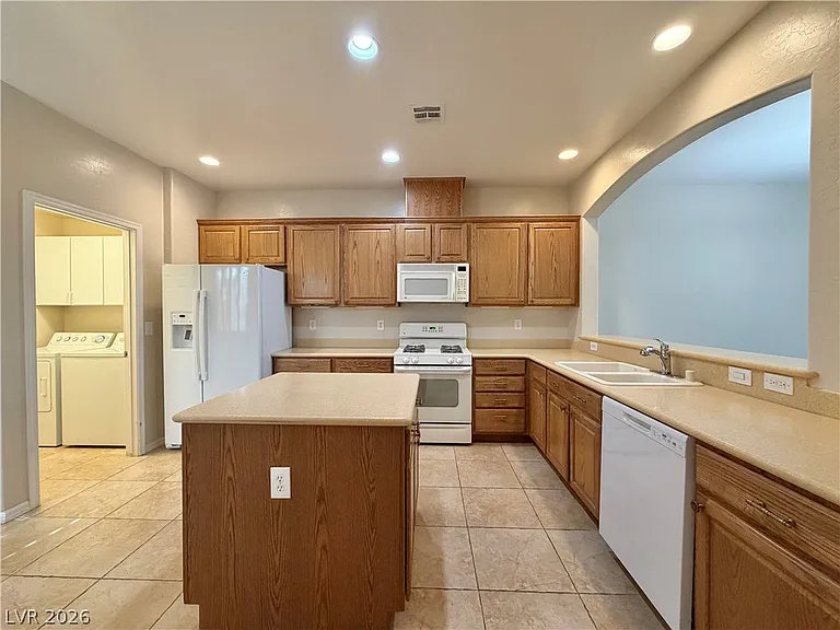7421 Ravines Ave — Photo 5
