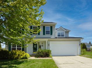 2735 Aspen Ridge Dr, Ann Arbor, MI 48103