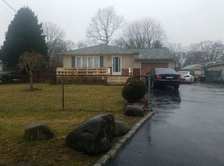 44 Duke St, Bay Shore, NY