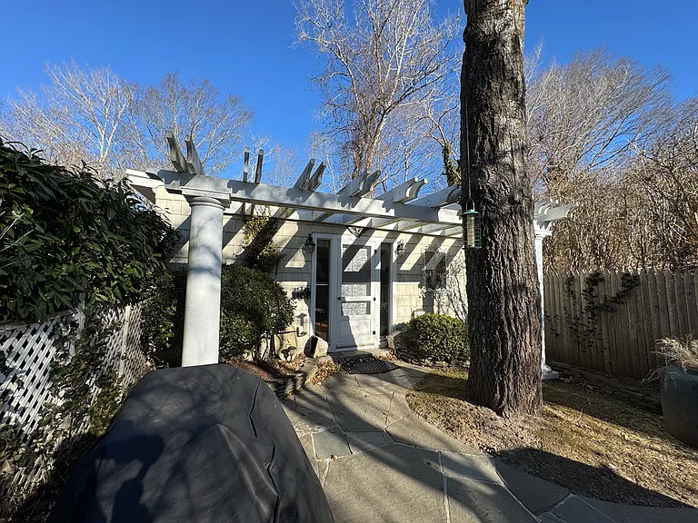 502 Cobb Rd — Photo 1