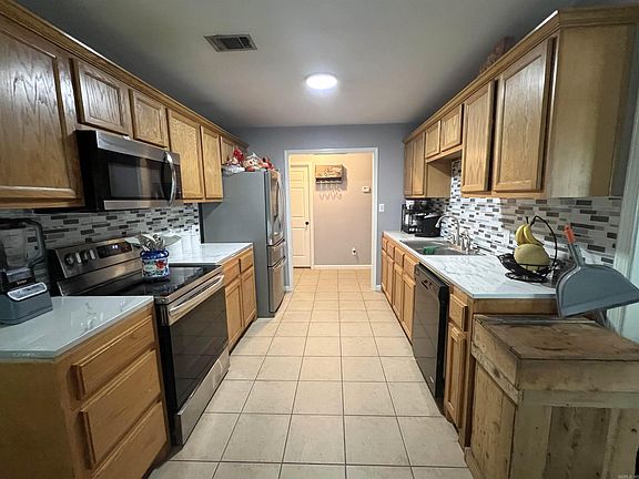 5th image of 368 Meadow Creek Dr