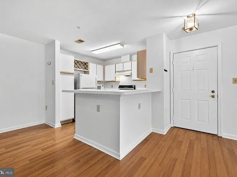 3109 River Bend Ct #D201 — Photo 4