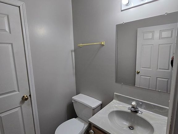 3rd image of 106-108 Albany Dr #106