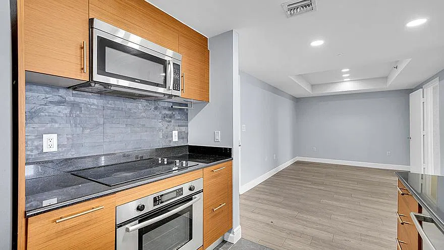 2 bed, 1357 sqft, $4,950 — Photo 3