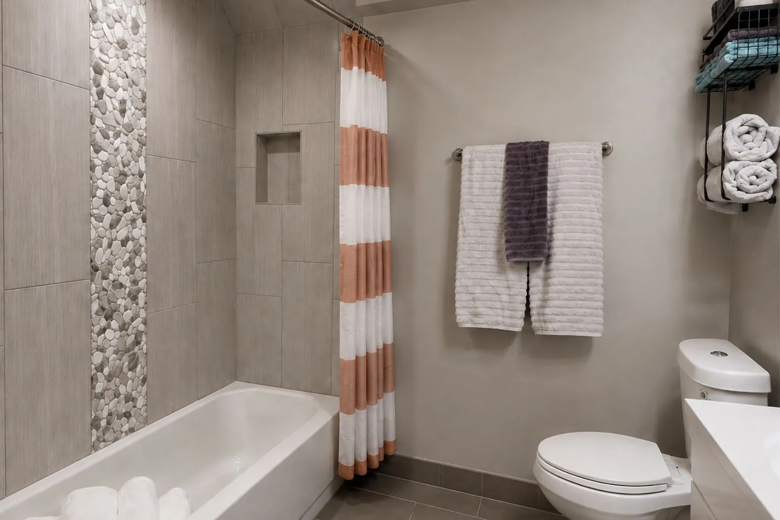 2 bed, 750 sqft, $2,600 — Photo 3