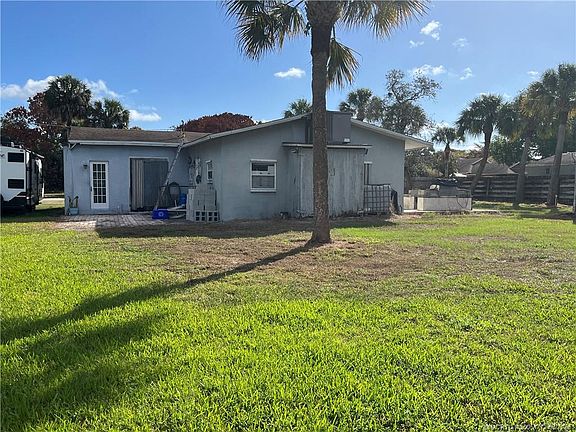 5th image of 4800 SE Ebbtide Ave