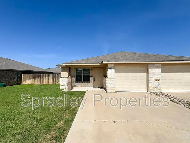 1420 Leon Rd — Photo 2