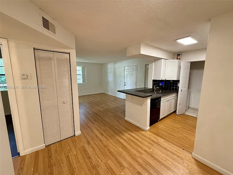 1237 SW 46th Ave #803 — Photo 8