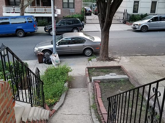 4th image of 48-45 38th St.