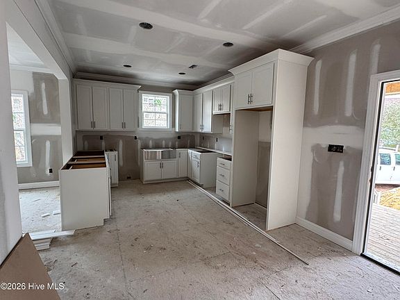 4th image of 606 Cuddy Wynd Place