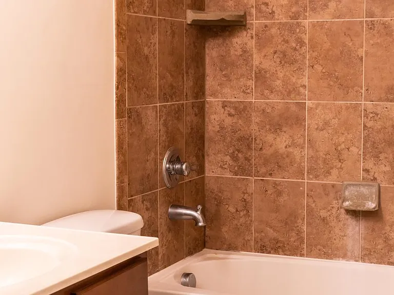 25095 Croxley Green Sq — Photo 54