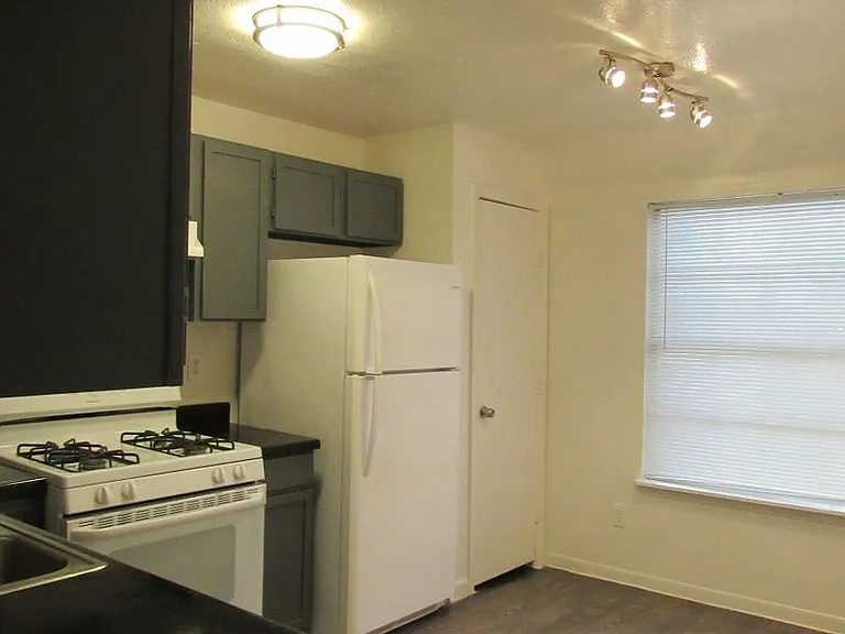 The Metropolis Apartments — Photo 94