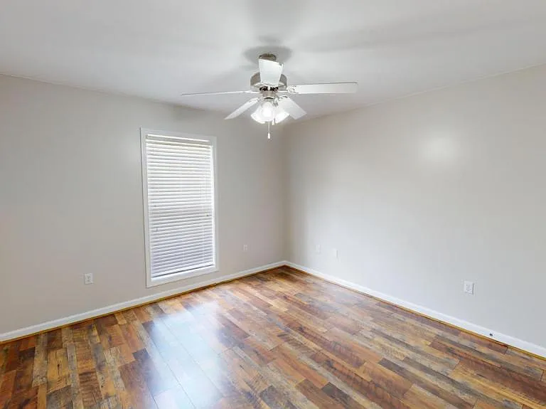 109 Mohegan Dr — Photo 11