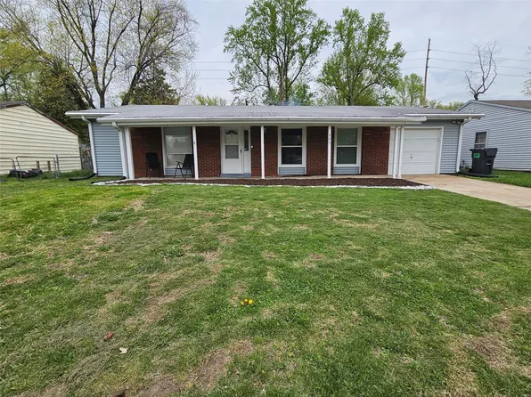 205 Primrose Ln, Fairview Heights, IL 62208