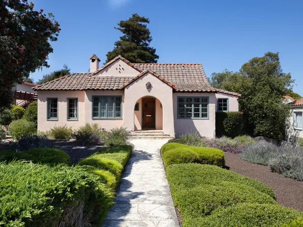 938 Lighthouse Ave, Pacific Grove, CA 93950