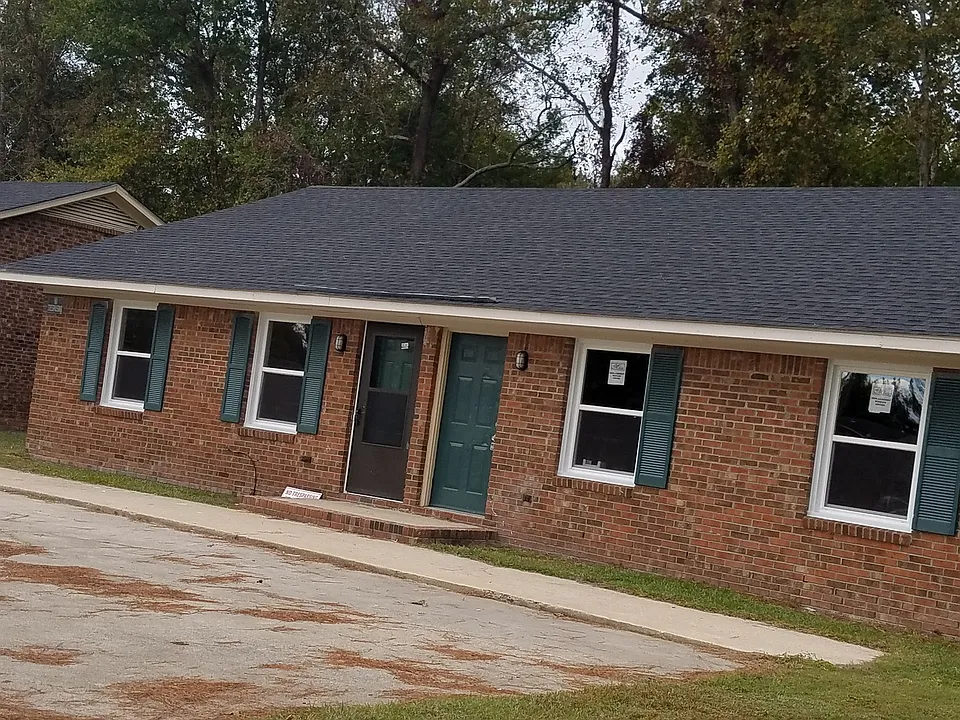 1707 Snowden Dr SE