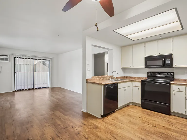 Kimberly Terrace — Photo 18
