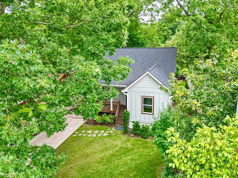 6 Hazel Hill St — Photo 2
