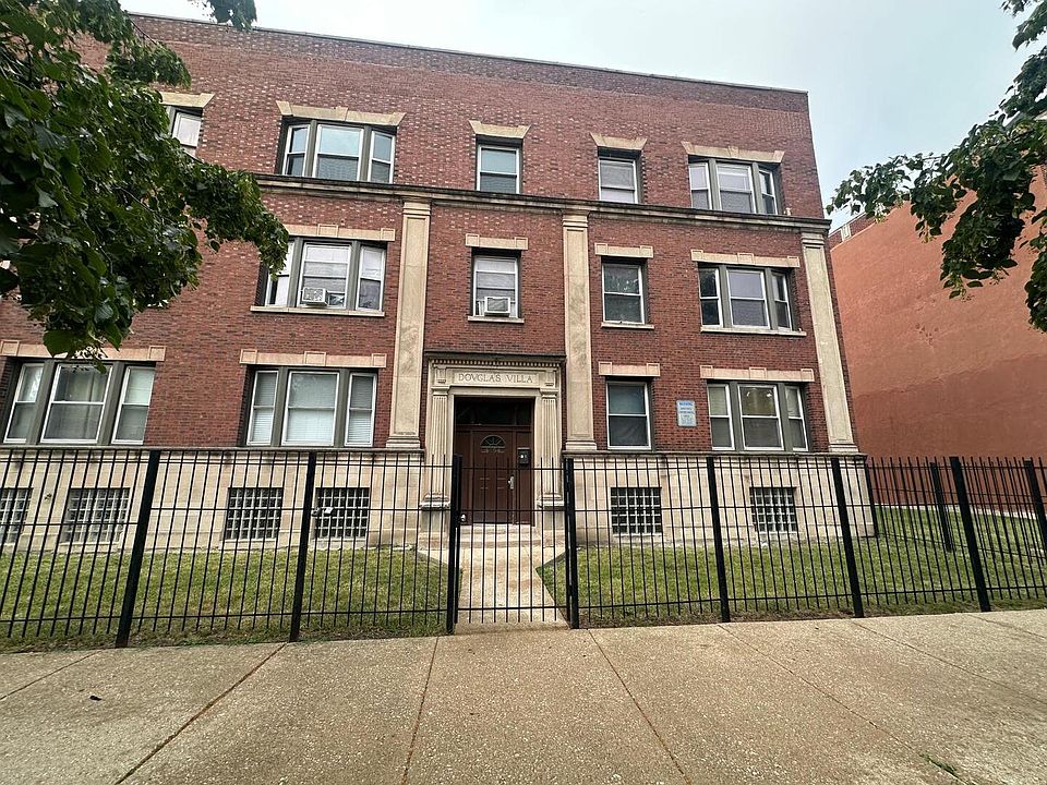 1st image of 4354 W Washington Blvd Unit 301