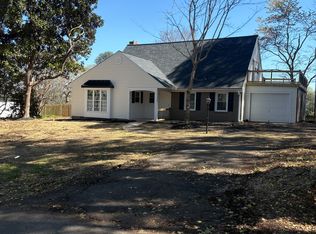 704 Woodlake Rd, Anderson, SC 29621