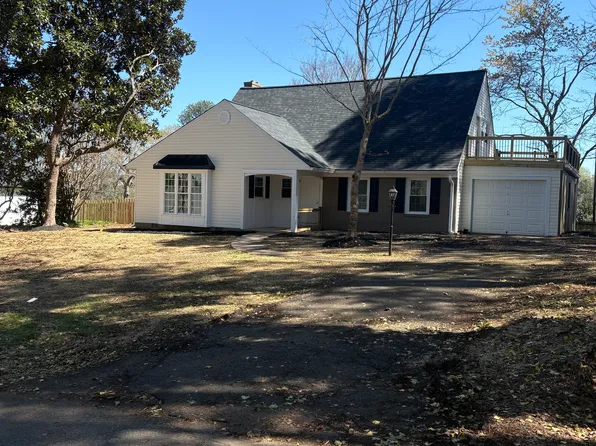 704 Woodlake Rd, Anderson, SC 29621