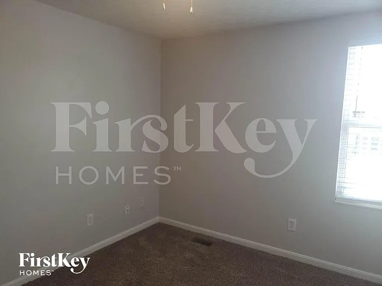 356 Brandon Dr — Photo 15