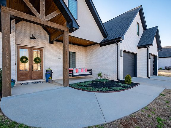 4th image of 7021 Fields Dr