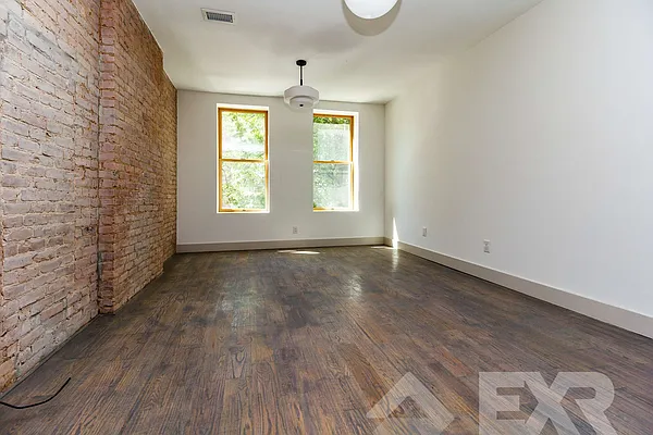 Rented by EXR | media 1