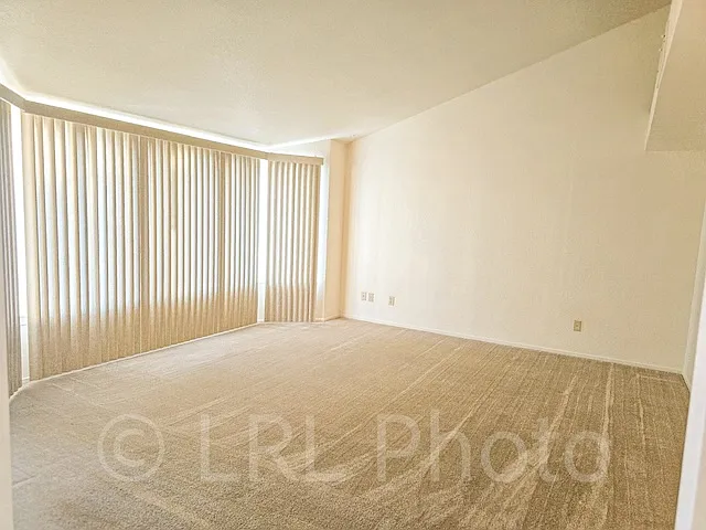 5322 W Sussex Way — Photo 3