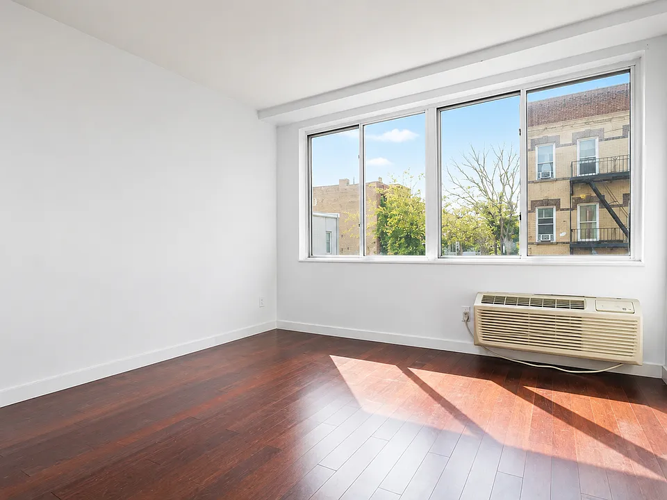 286 Stanhope St #5B