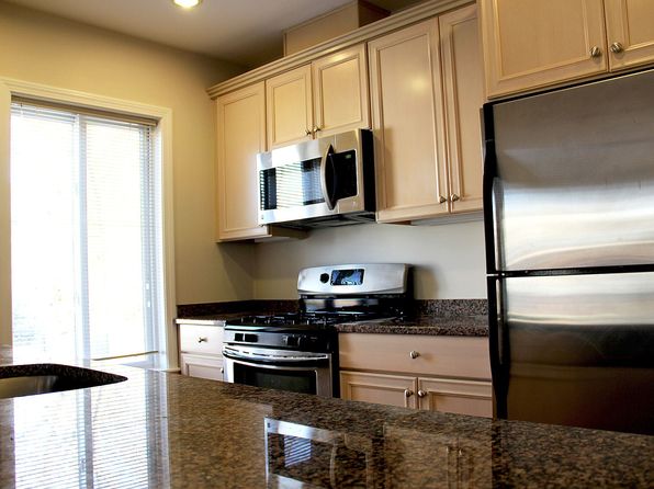 1522 Vfw Pkwy Unit 402