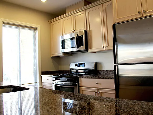 1522 Vfw Pkwy #402 Photo 1