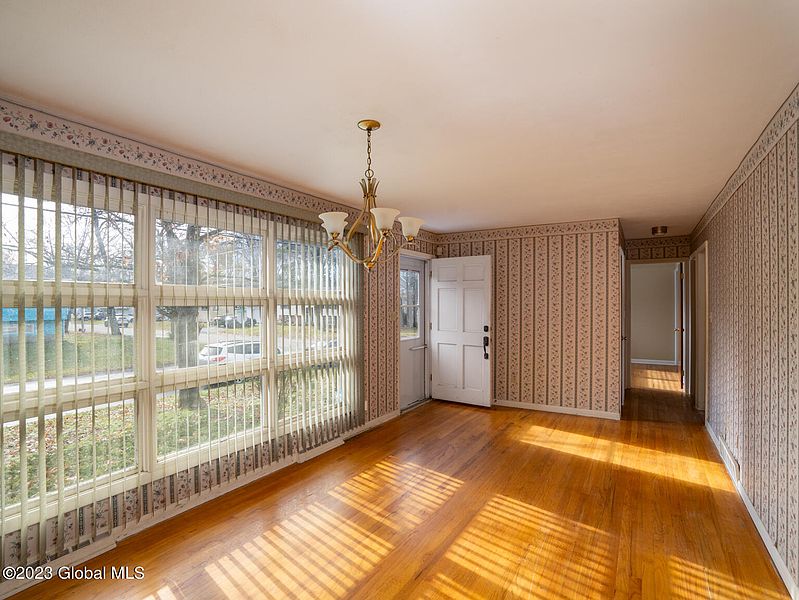 2nd image of 12 Sebring Avenue