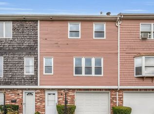 22 N Central St APT 3, Peabody, MA 01960