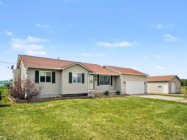 8420 Jesse Ln, Swartz Creek, MI 48473