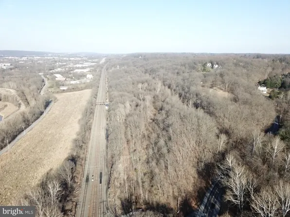 1065 Boot Rd, Downingtown, PA 19335