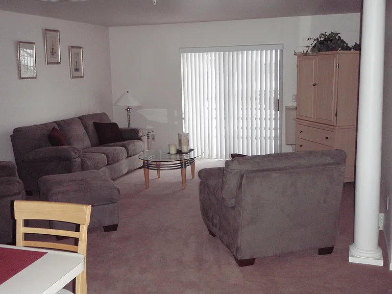 Autumn Ridge Apartment — Photo 16